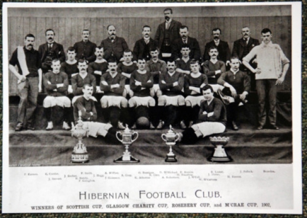 1902 Hibs team with manager Dan McMichael